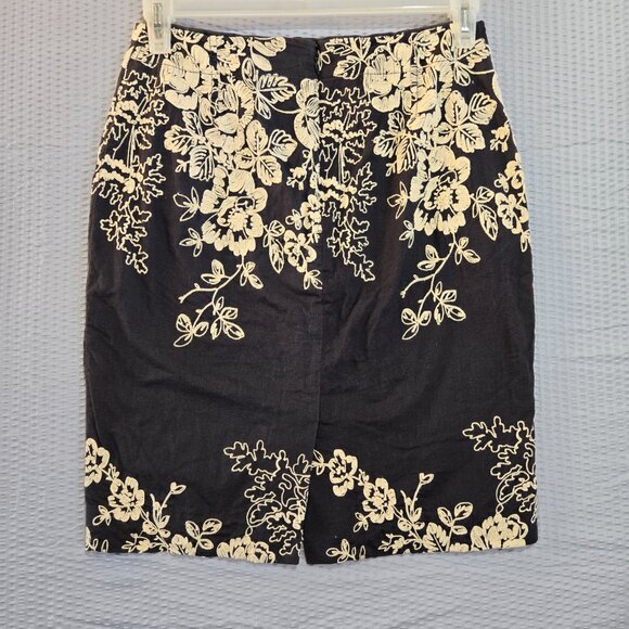 J Crew Black & Ecru Mirabel Pencil Skirt Floral Embroidered Classic Boho Preppy - Picture 2 of 8